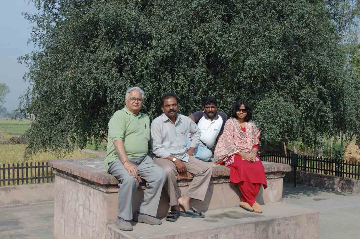 Takht-e-Akbari, Kalanaur