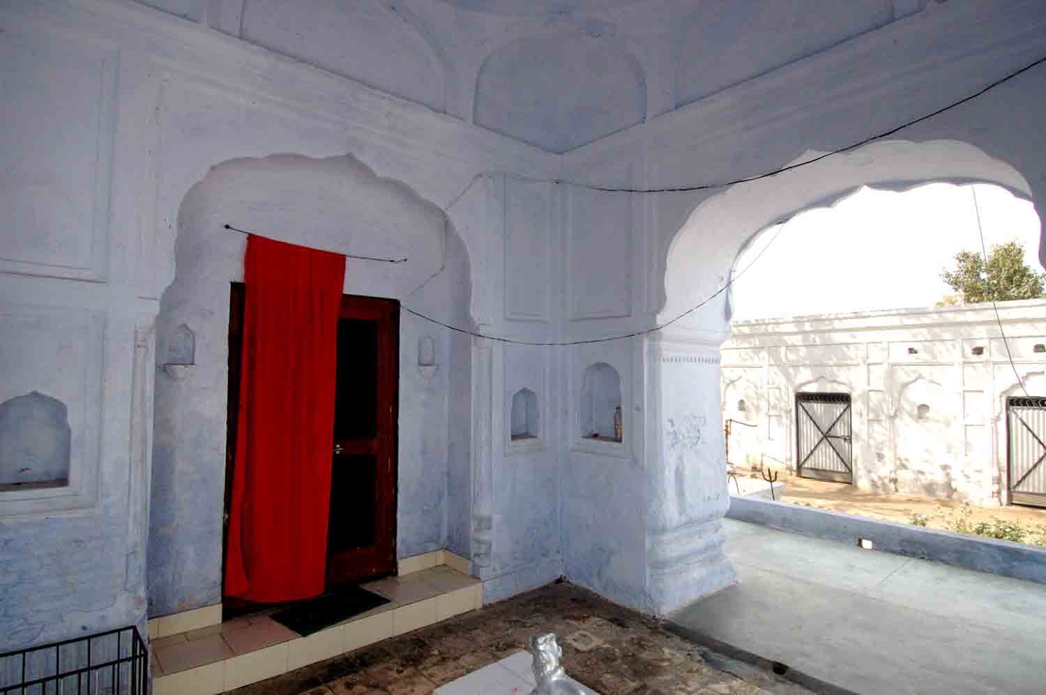 Monuments in Khawaspur