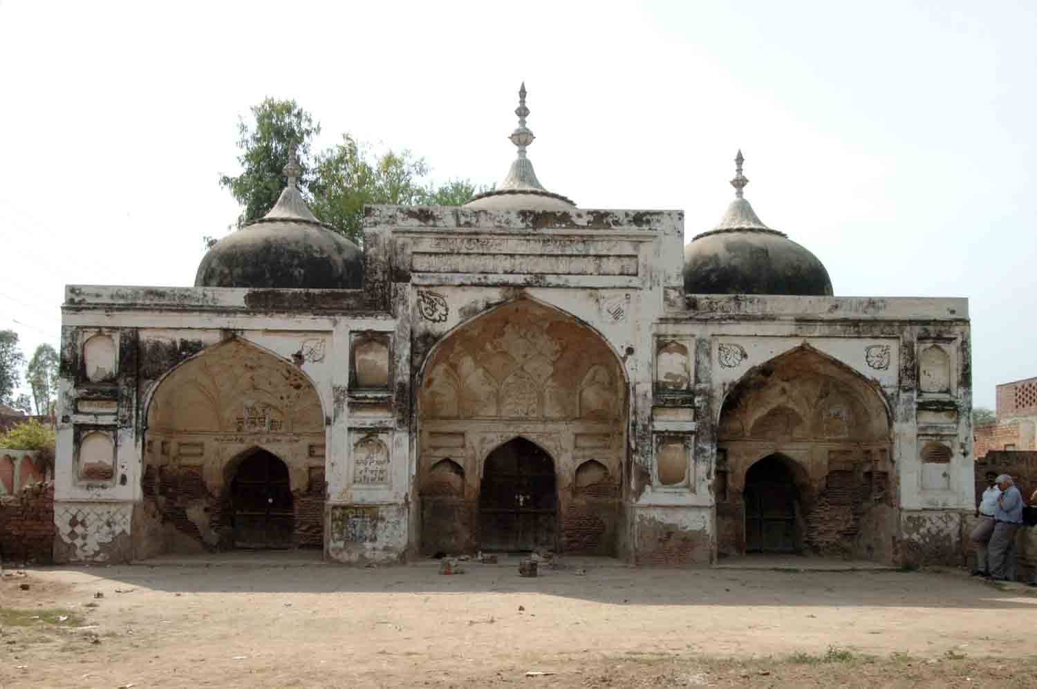 Monuments in Khawaspur