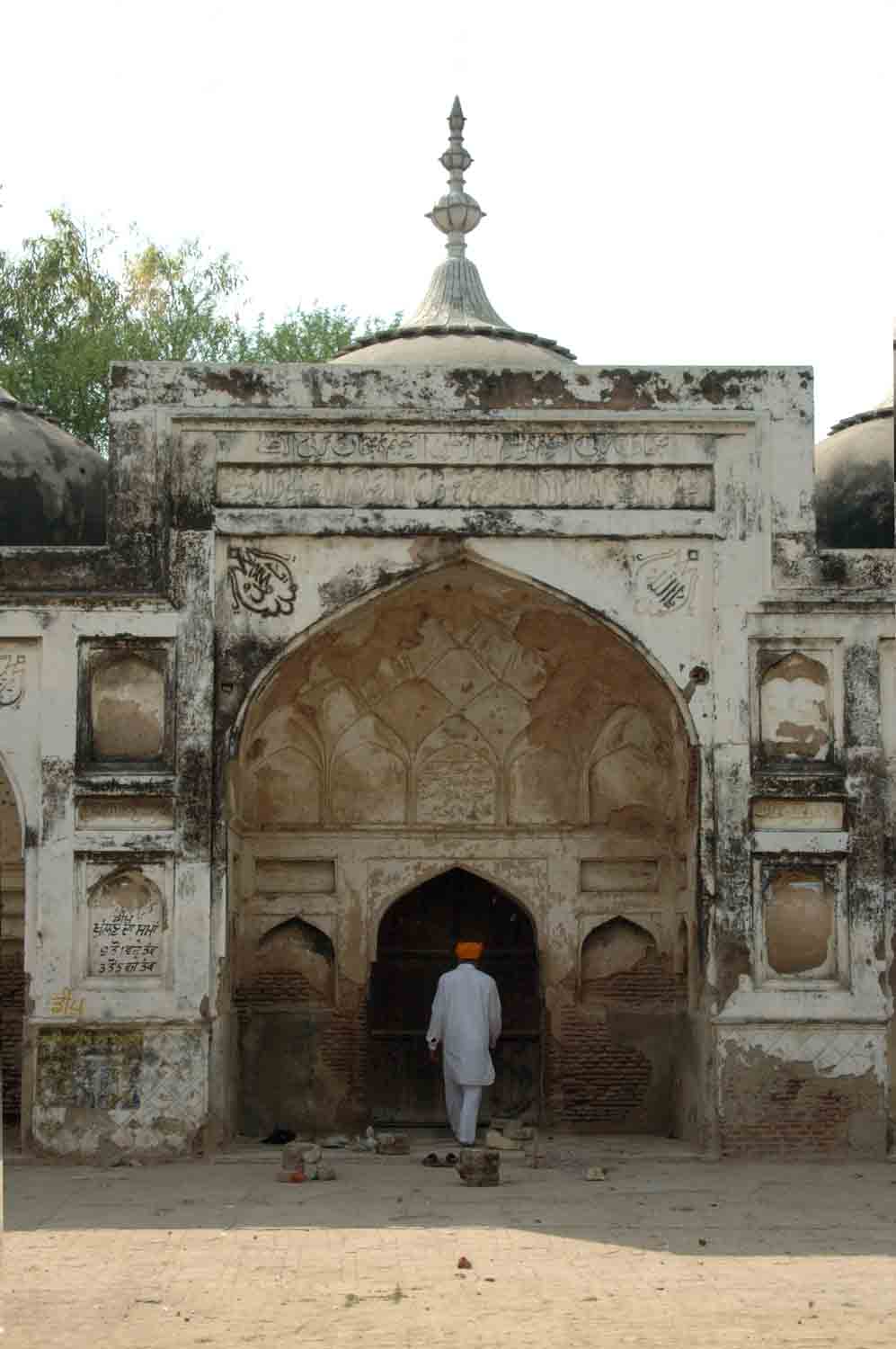 Monuments in Khawaspur