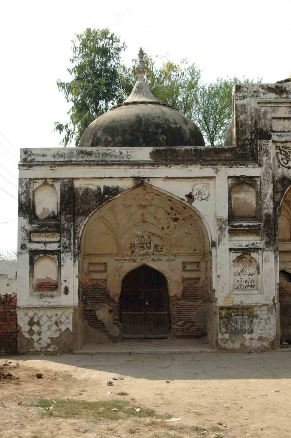 Monuments in Khawaspur