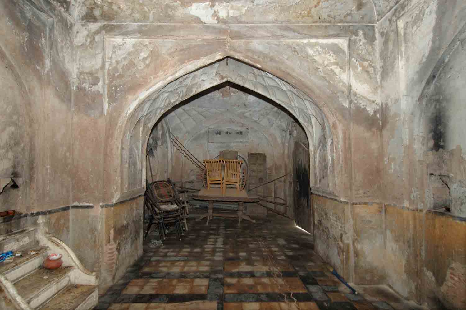 Monuments in Khawaspur