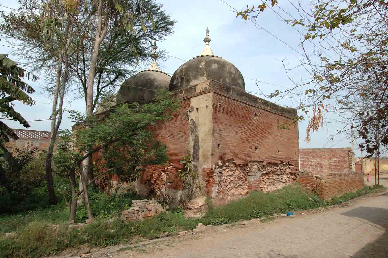 Monuments in Khawaspur