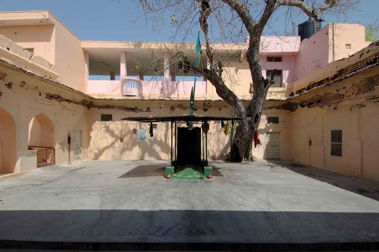 Baradari, Rangmahal & Tank, Nakodar