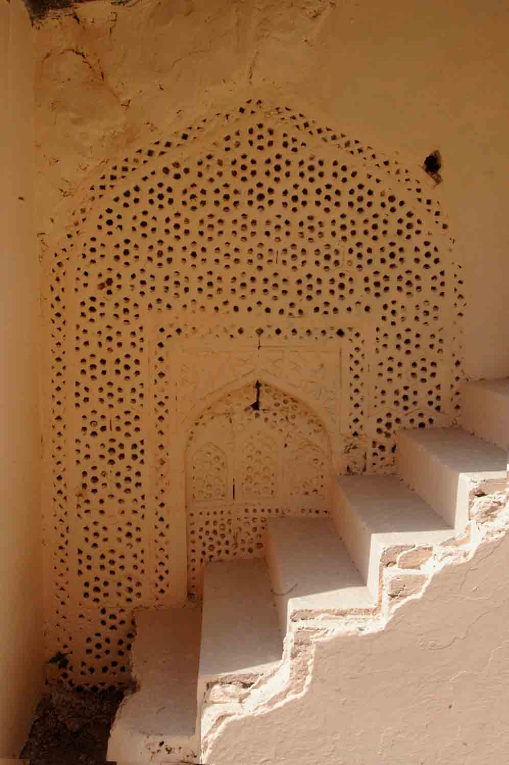 Baradari, Rangmahal & Tank, Nakodar
