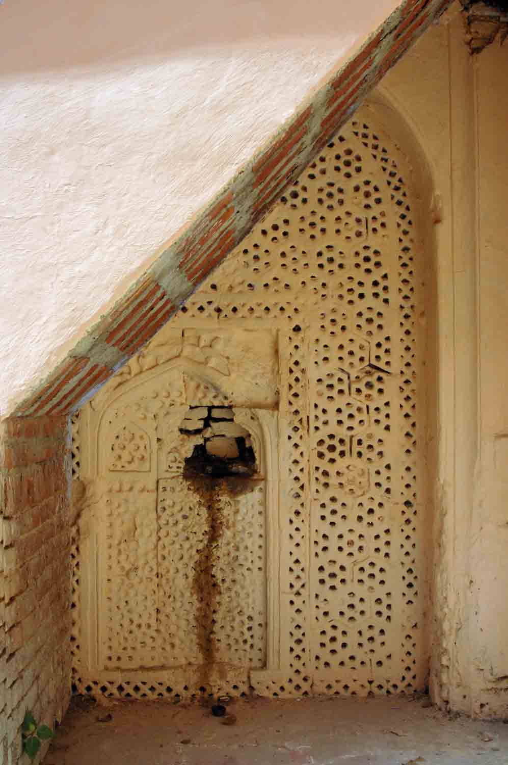 Baradari, Rangmahal & Tank, Nakodar