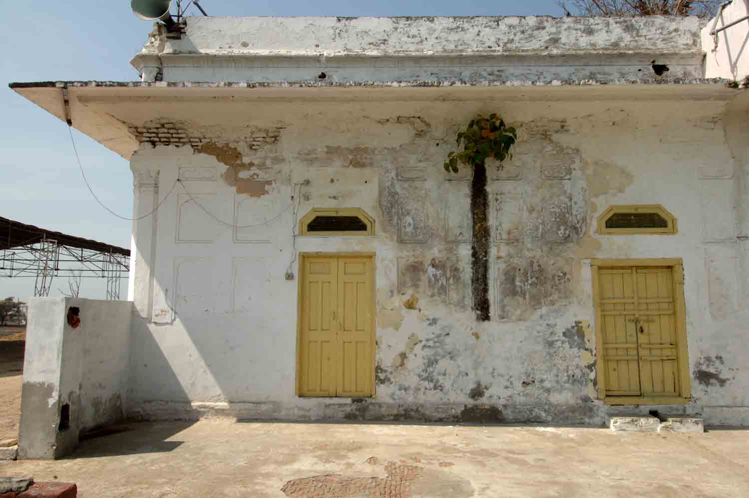 Baradari, Rangmahal & Tank, Nakodar