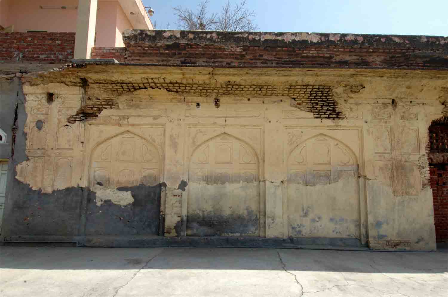 Baradari, Rangmahal & Tank, Nakodar