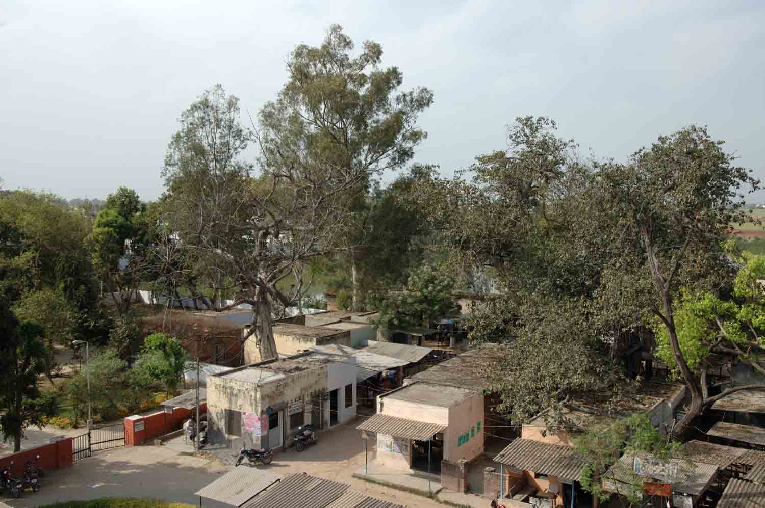 Baradari, Rangmahal & Tank, Nakodar