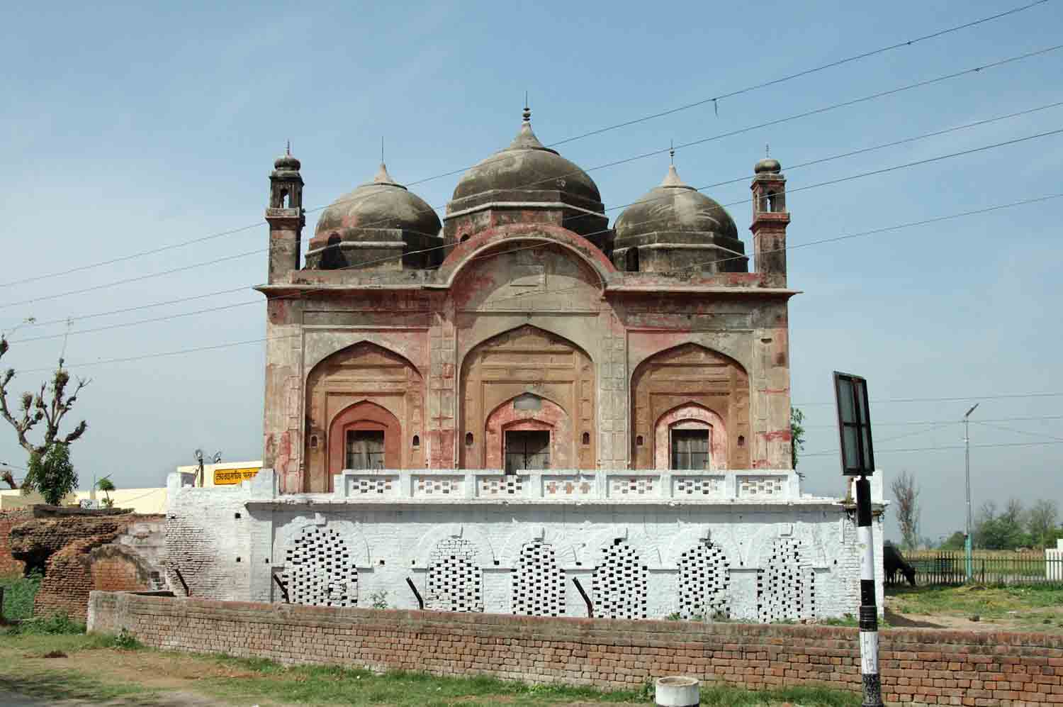 Lal Masjid, Sirhind