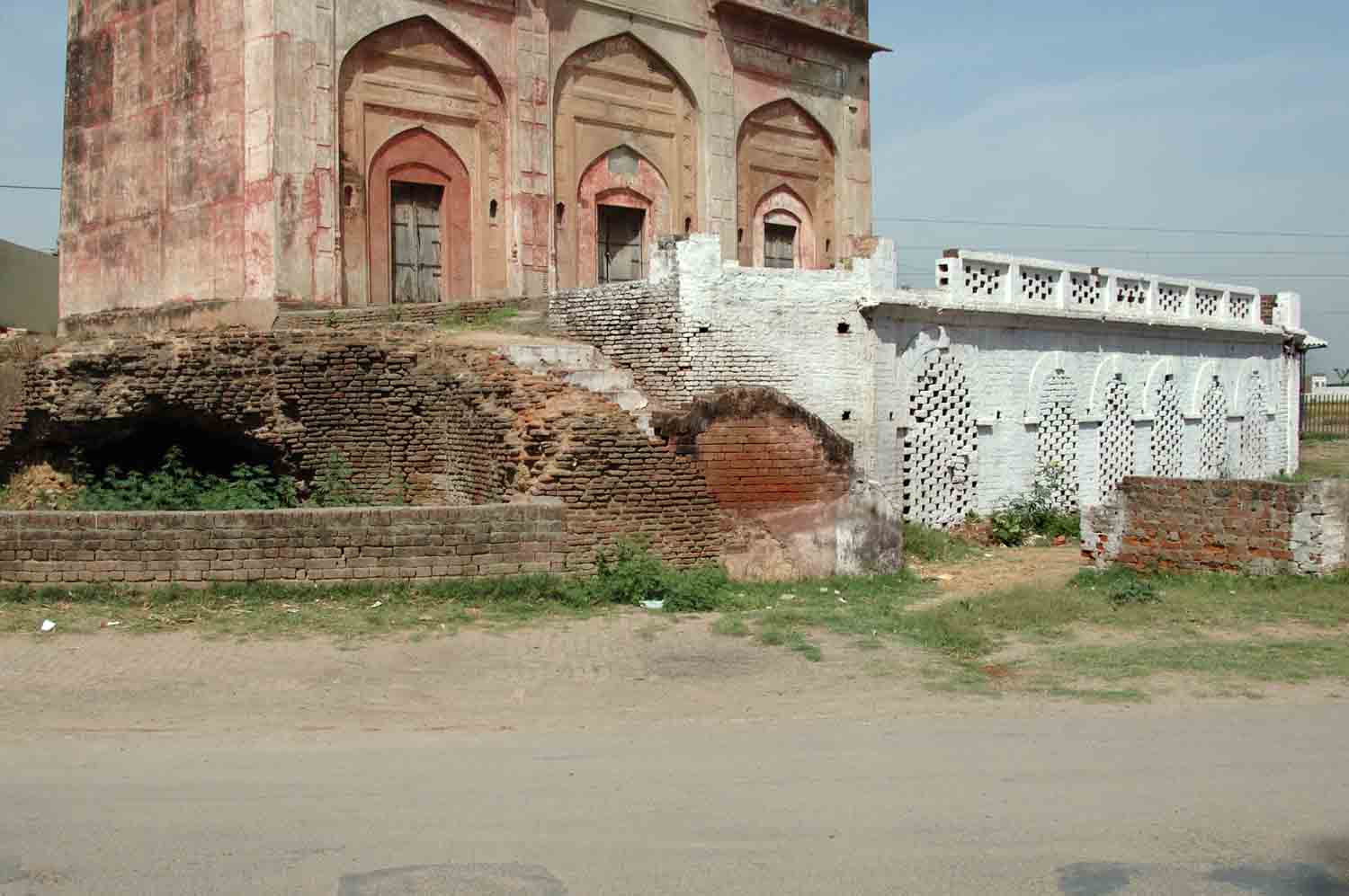 Lal Masjid, Sirhind