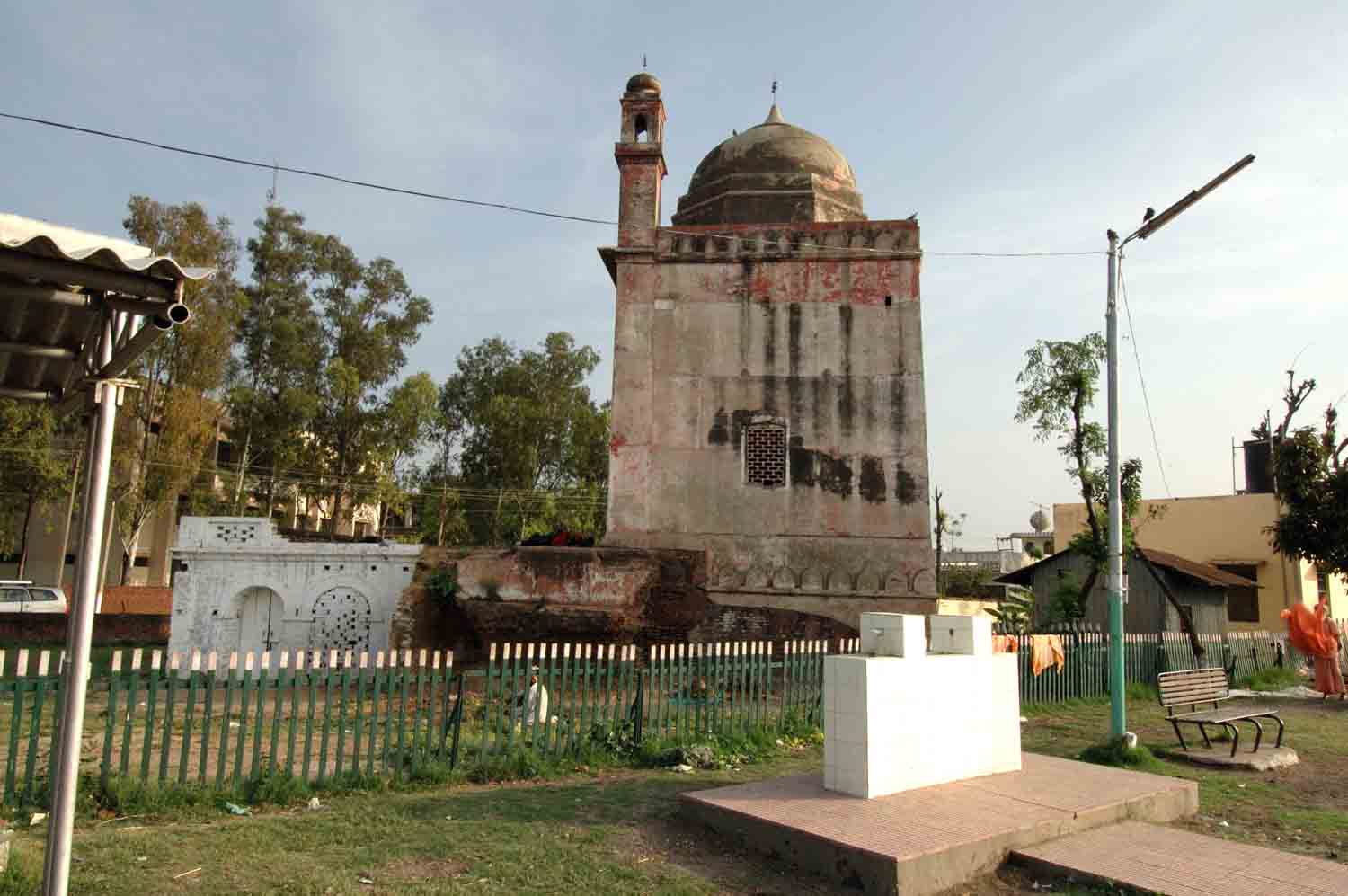 Lal Masjid, Sirhind