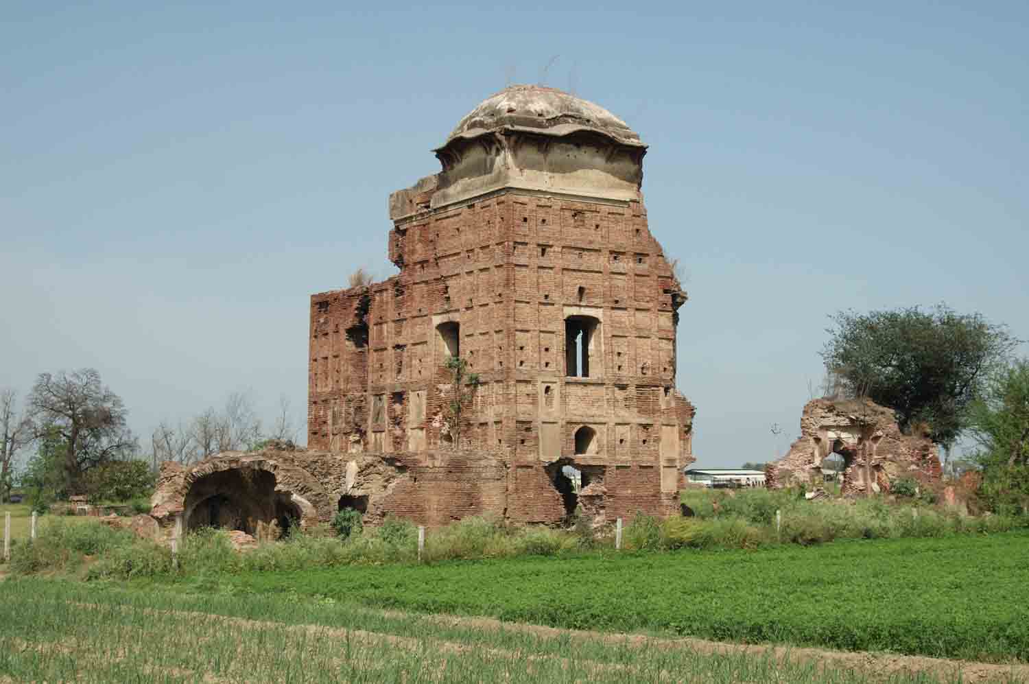Monuments, Sirhind