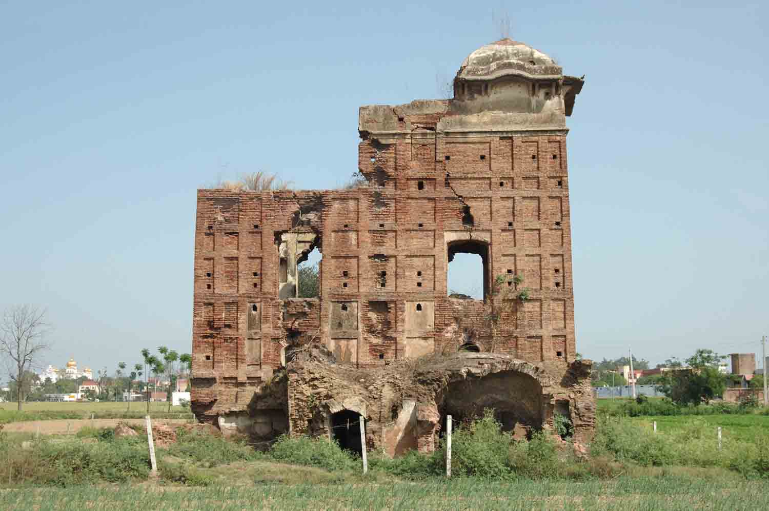 Monuments, Sirhind