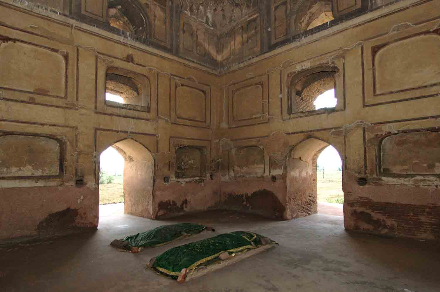 Tomb of Shagird, Talania