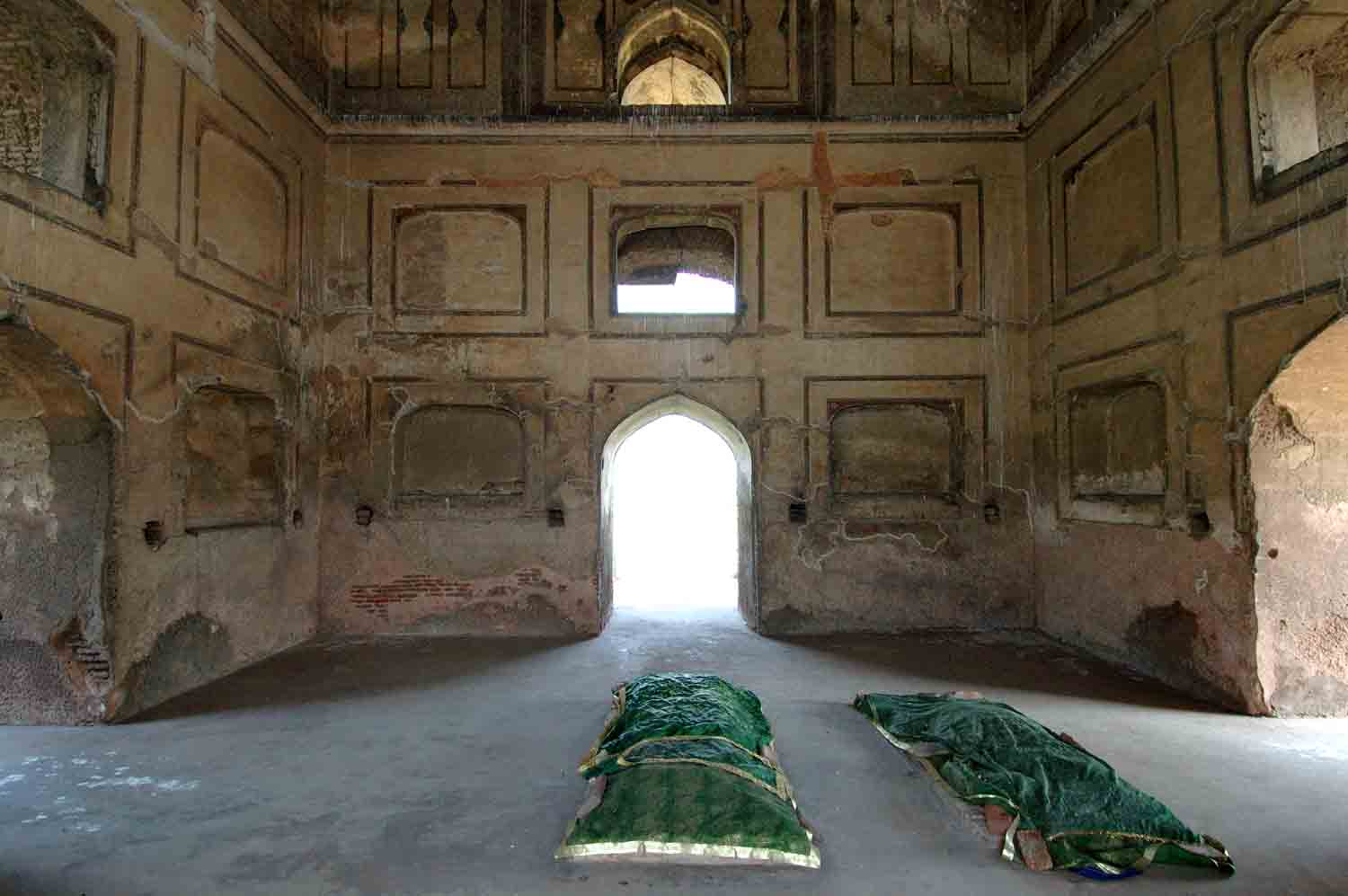 Tomb of Shagird, Talania