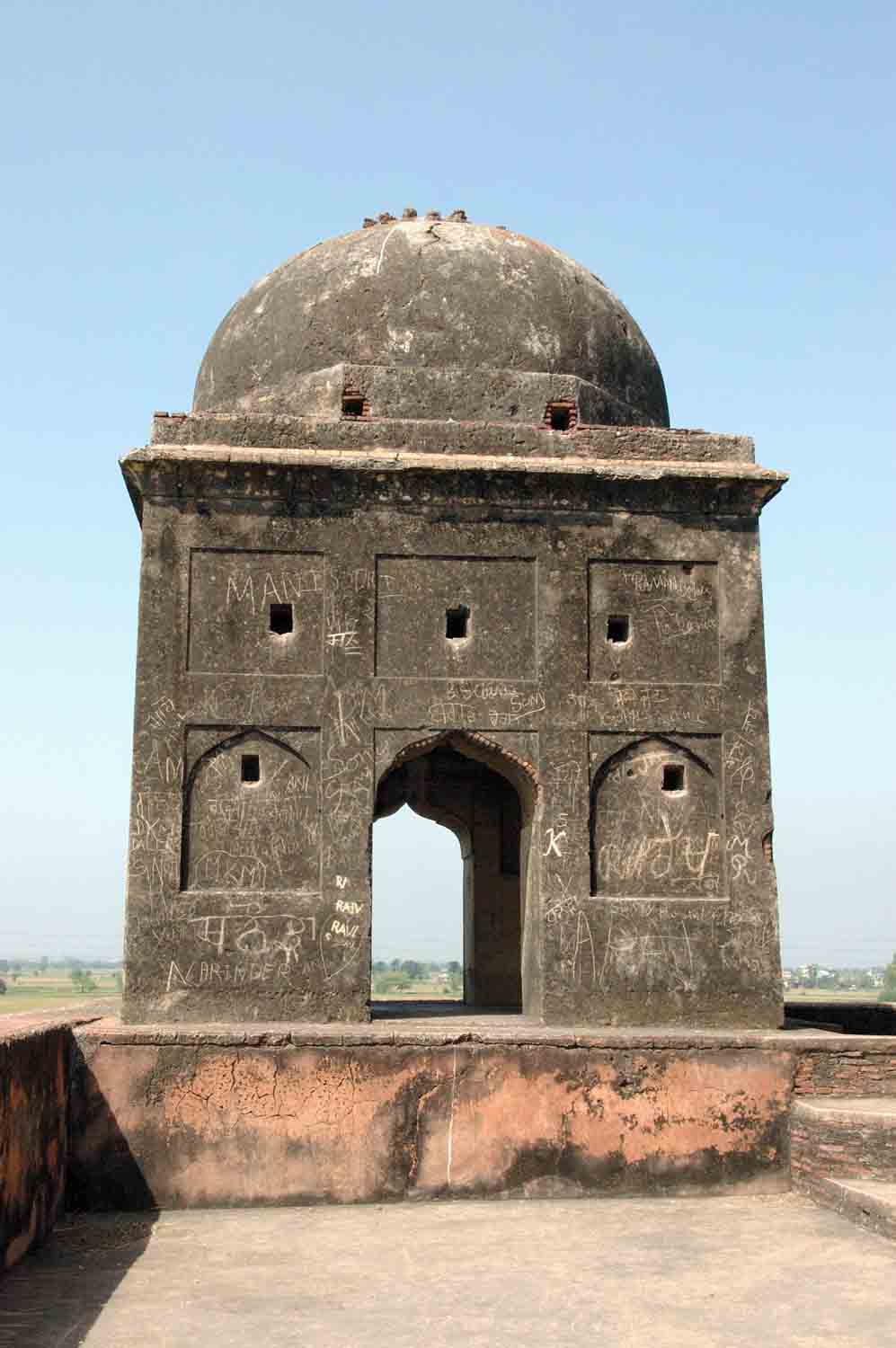 Tomb of Shagird, Talania