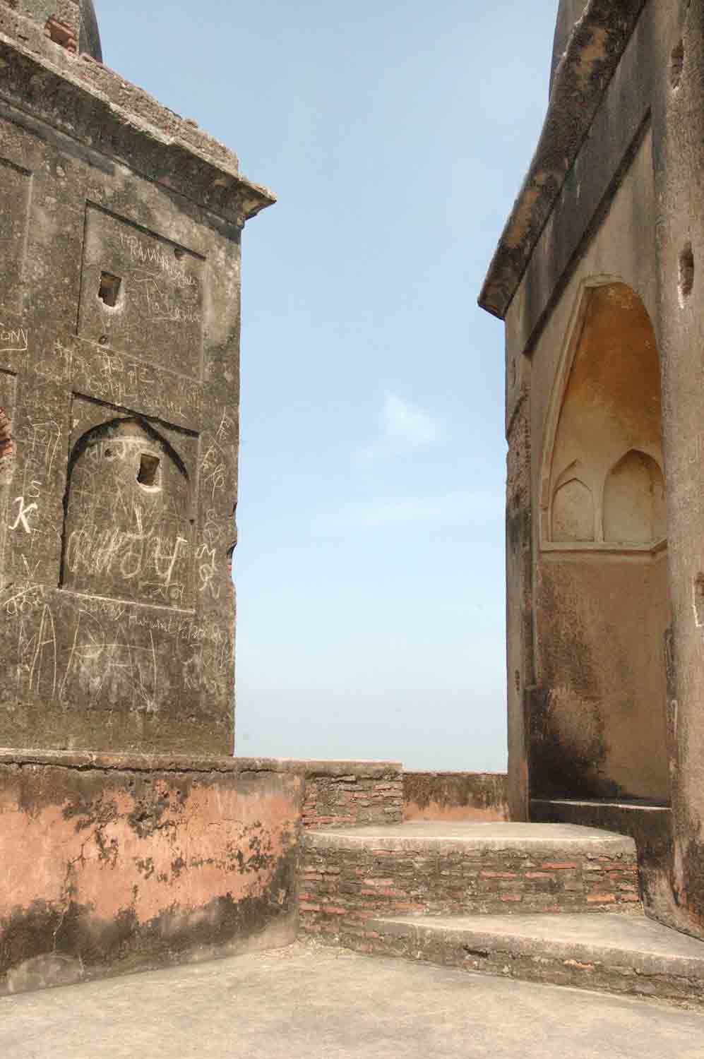 Tomb of Shagird, Talania