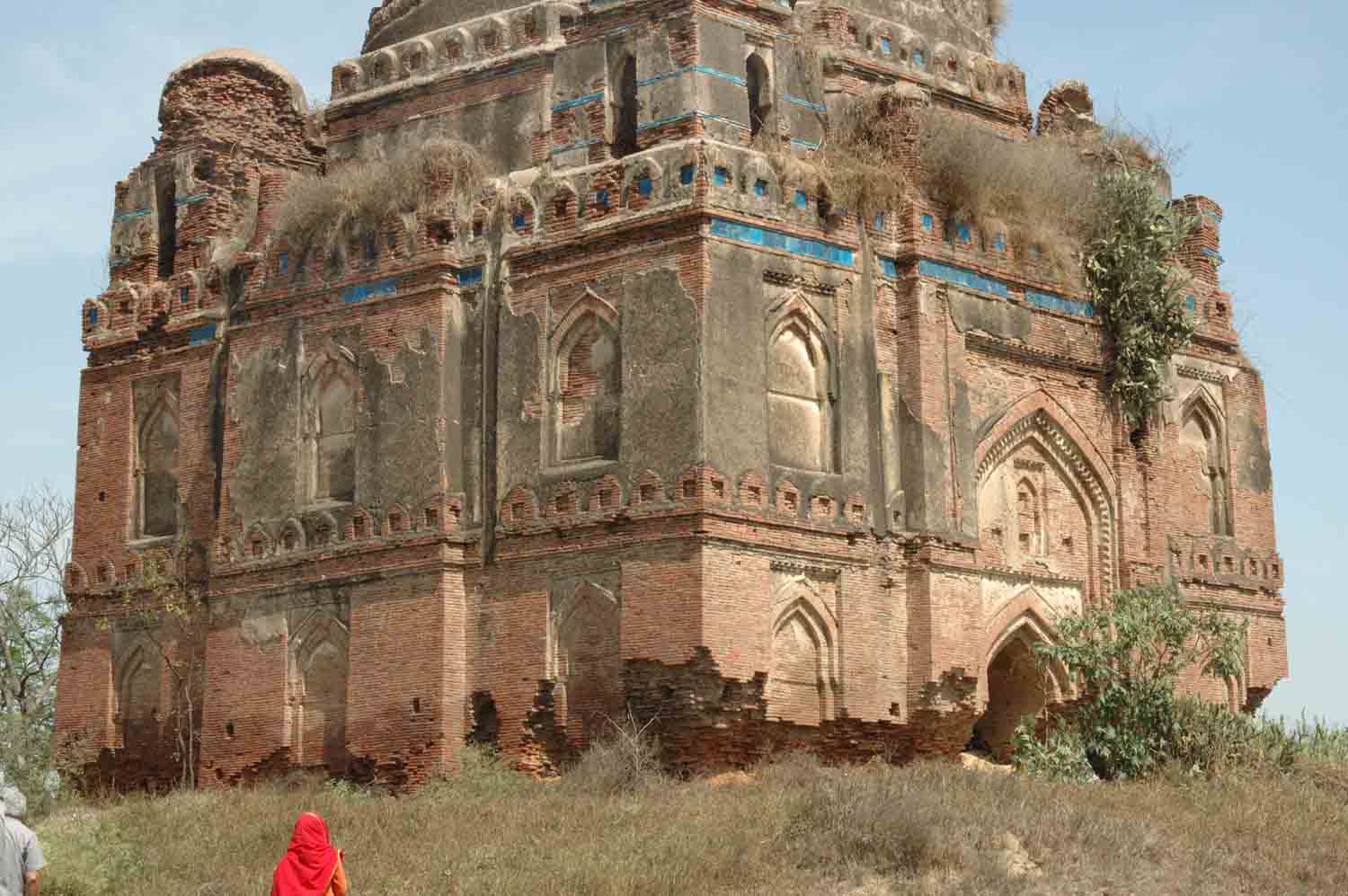 Tomb of Taj, Talania