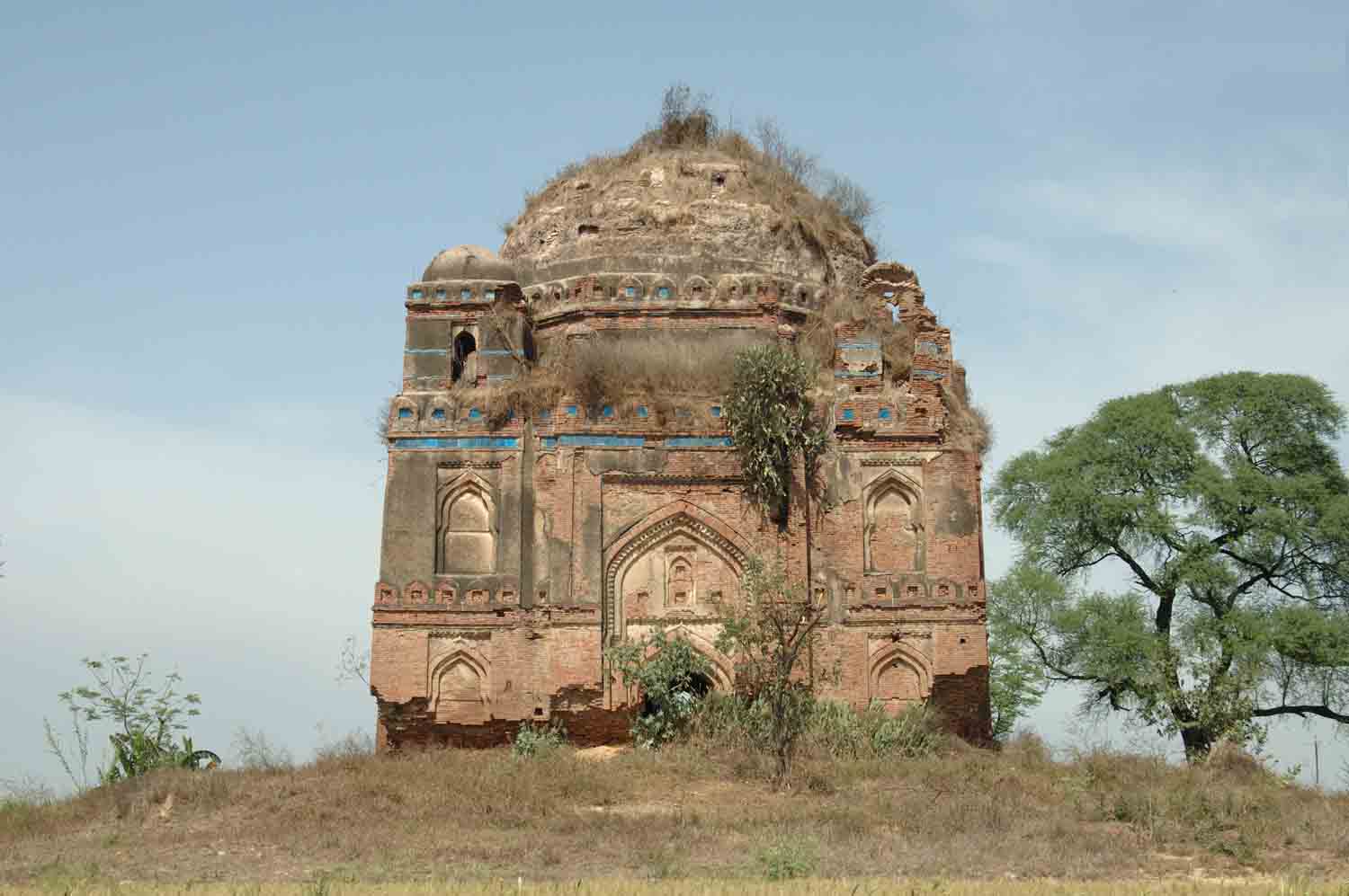 Tomb of Taj, Talania