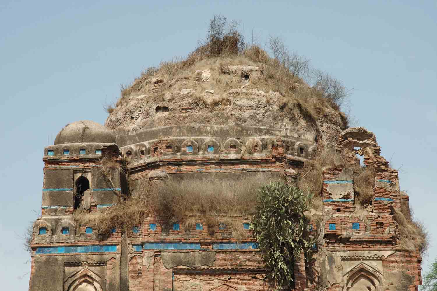 Tomb of Taj, Talania