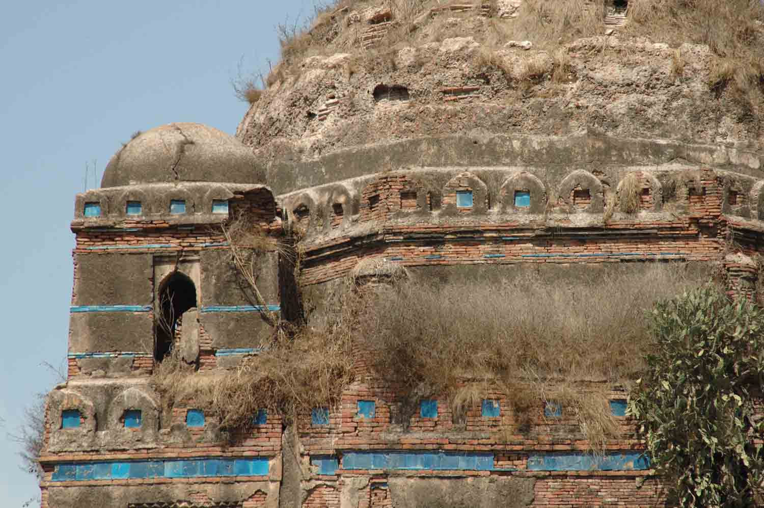 Tomb of Taj, Talania