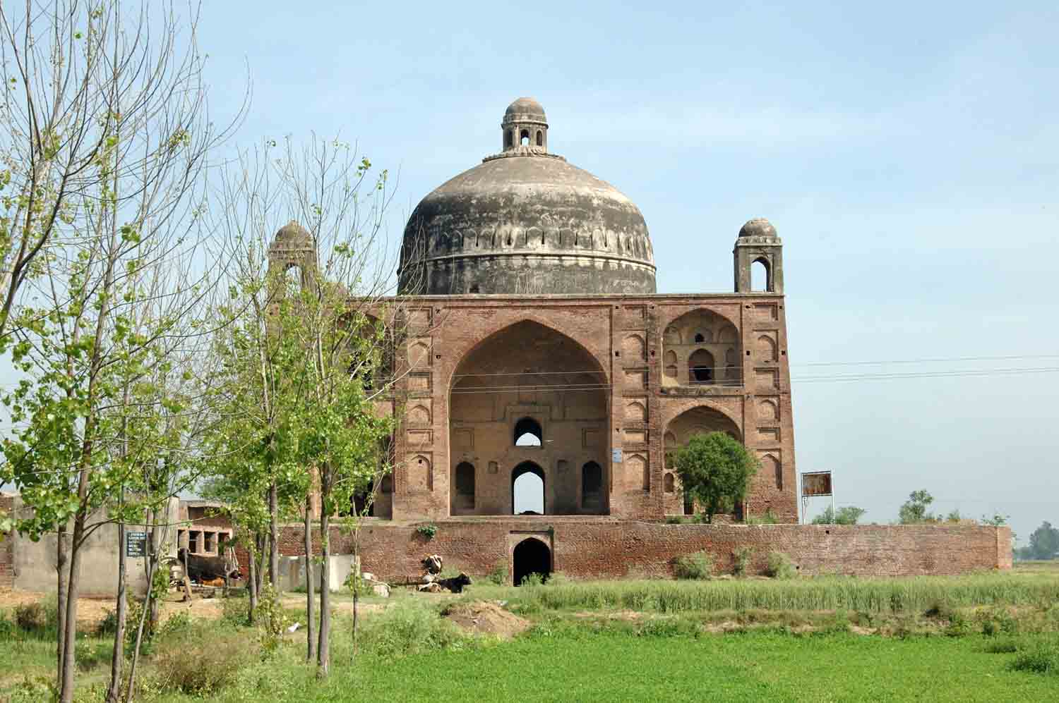 Tomb of Ustad, Talania