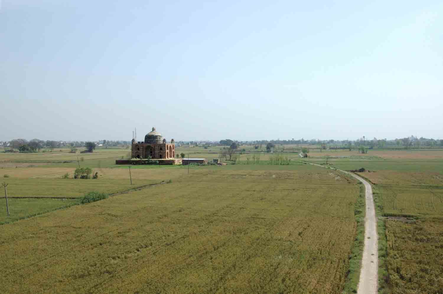 Tomb of Ustad, Talania