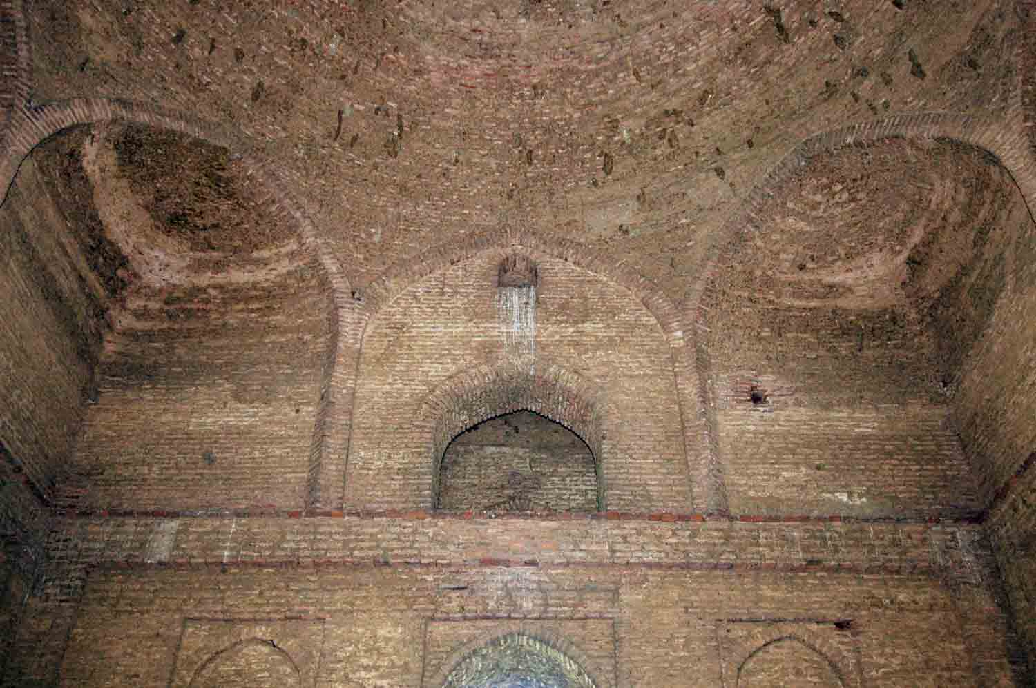 Tomb of Ustad, Talania