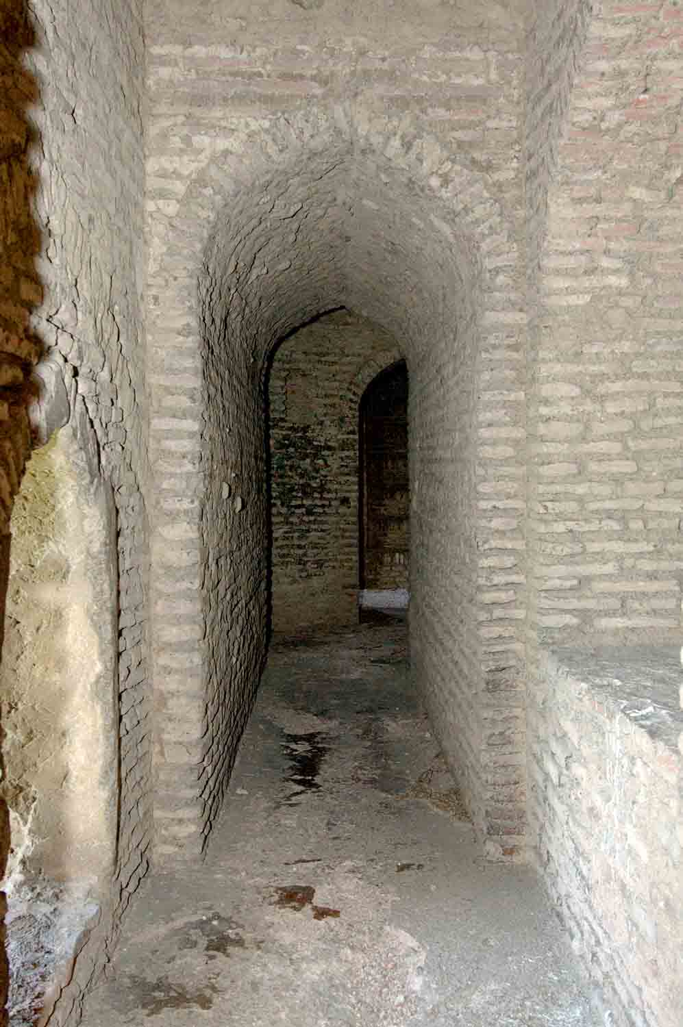 Tomb of Ustad, Talania