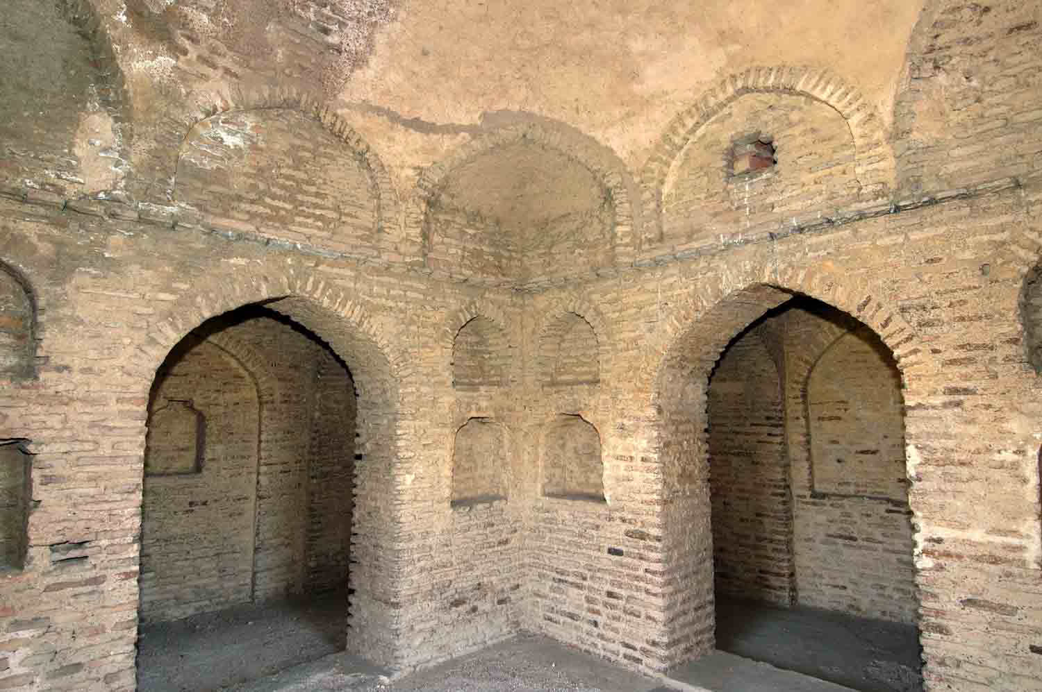 Tomb of Ustad, Talania