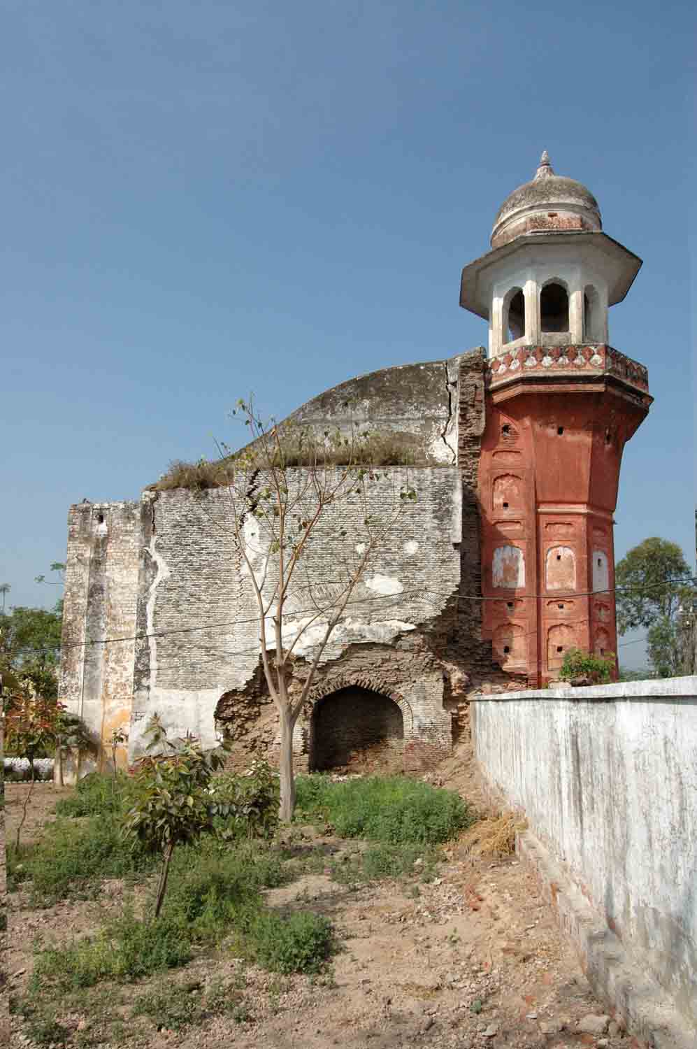 Monuments in Sultanpur Lodi