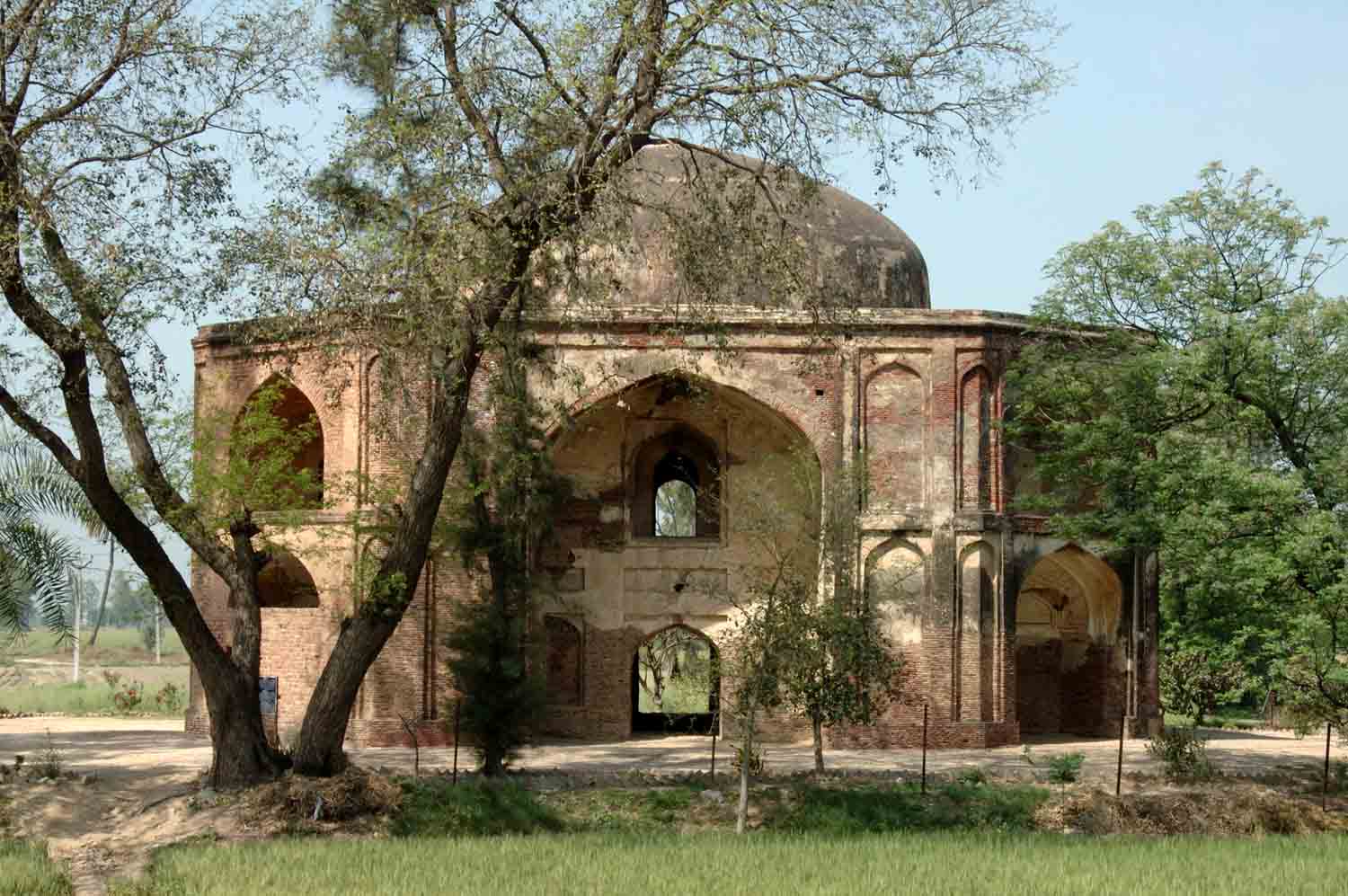 Monuments in Sultanpur Lodi