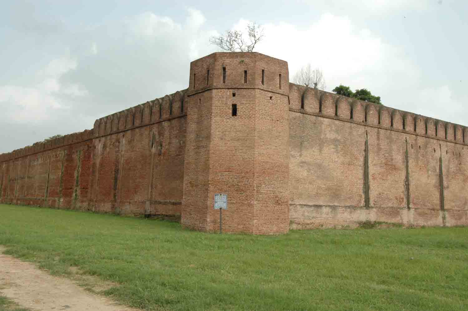 Sarai Dakhani, Mahlian Kalan, Punjab