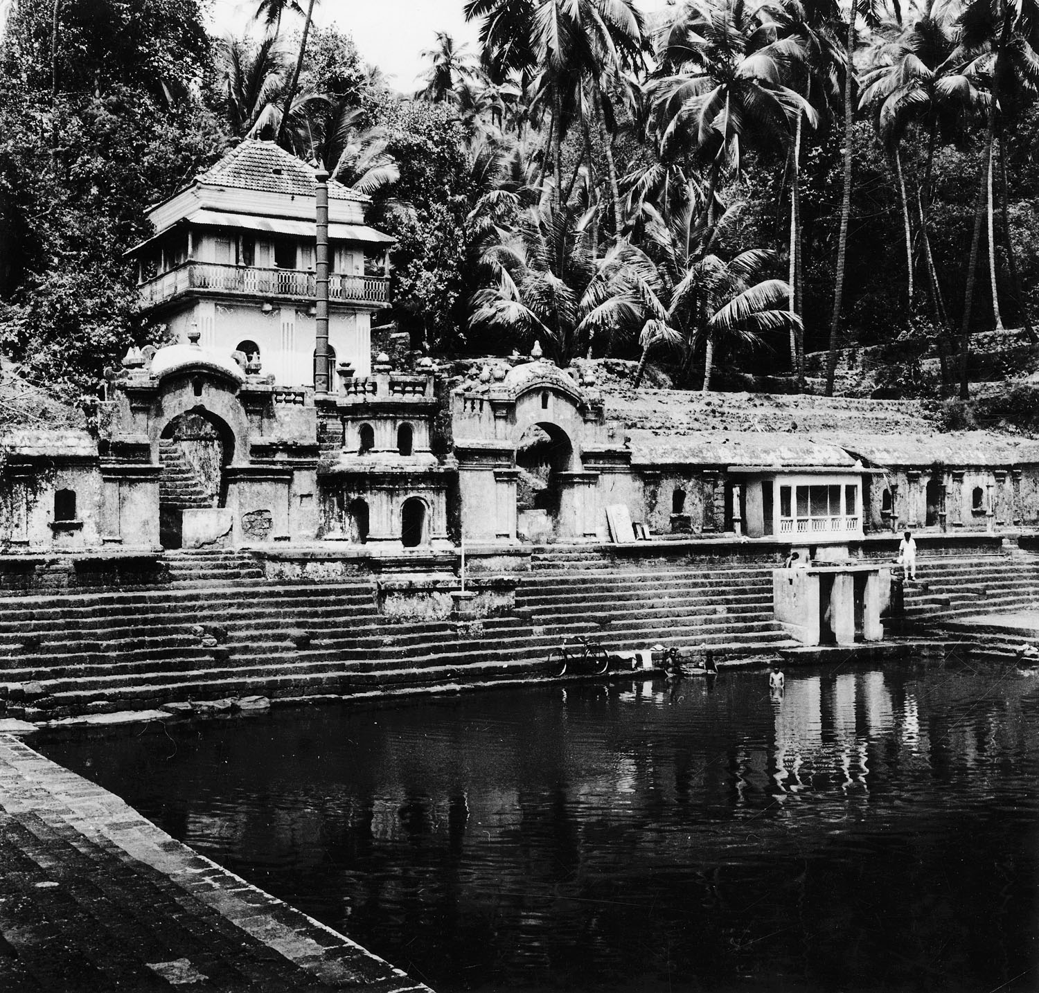 Temple tank, Velinga, Goa