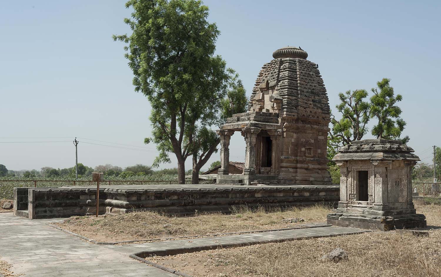 Temple and Kund, Roda, Gujarat