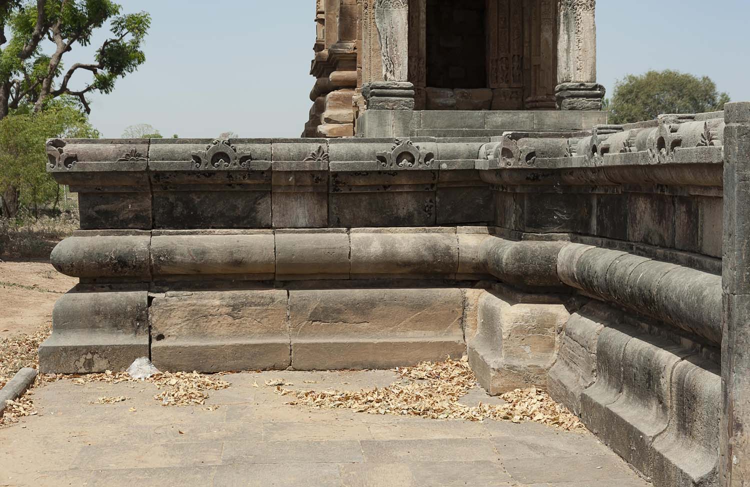 Temple and Kund, Roda, Gujarat
