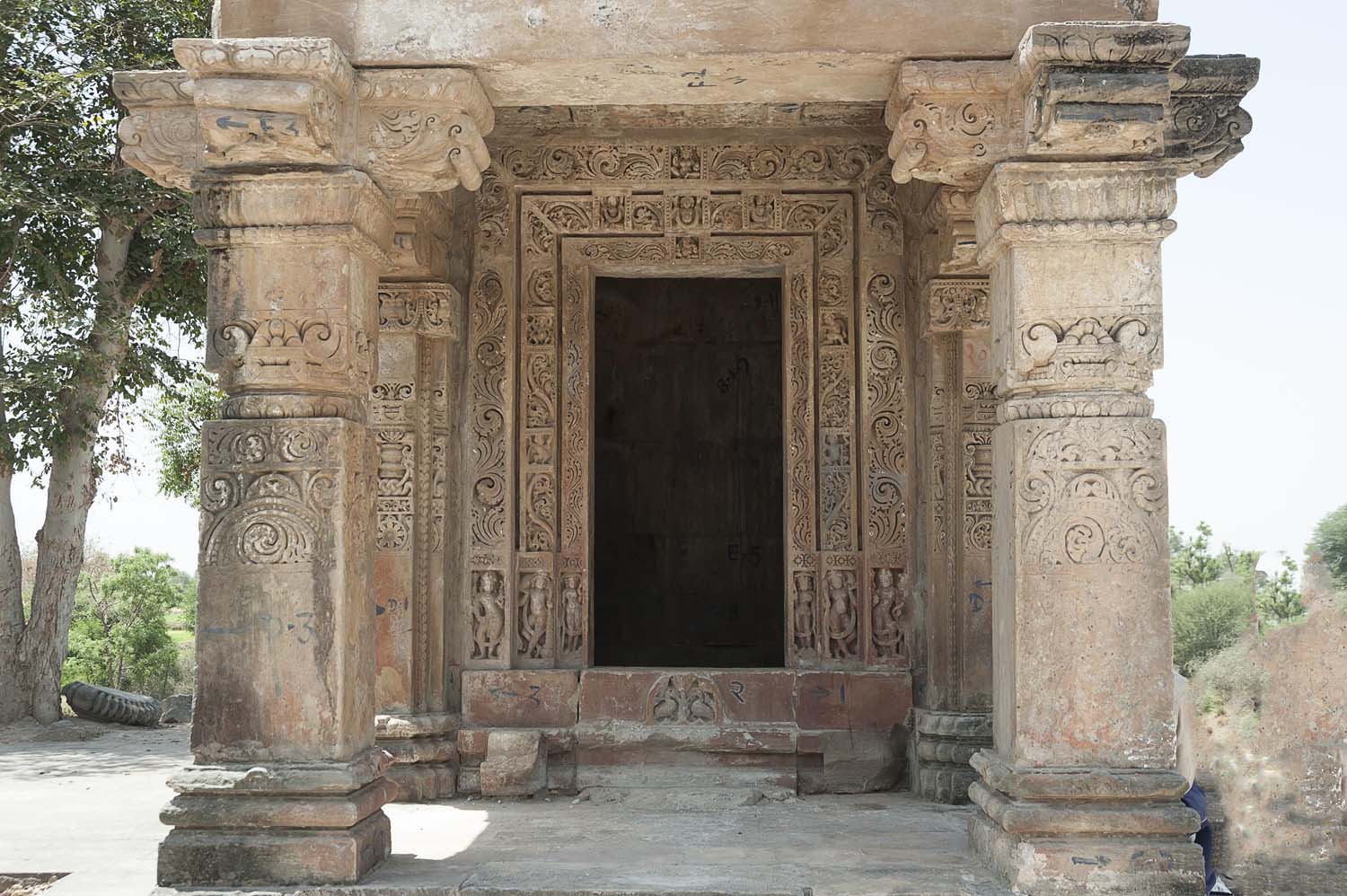 Temple and Kund, Roda, Gujarat