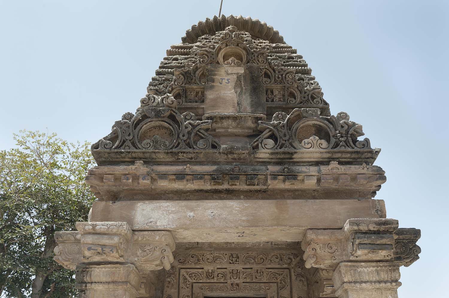 Temple and Kund, Roda, Gujarat