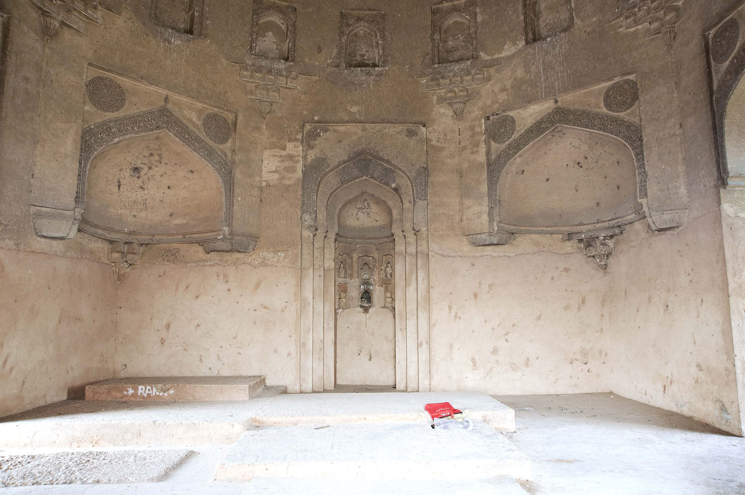 Azim Khan Tomb, Mehrauli, Delhi