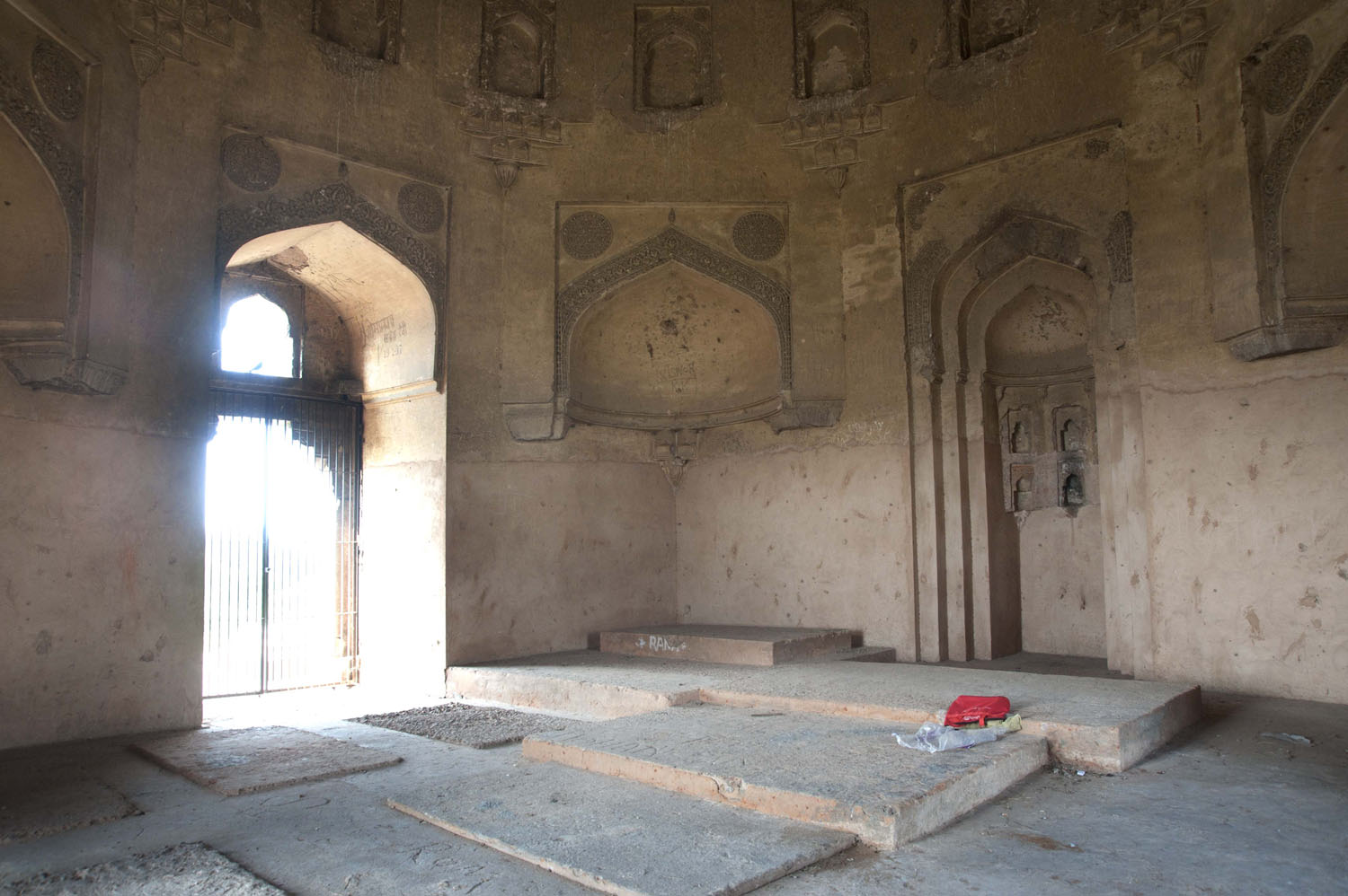 Azim Khan Tomb, Mehrauli, Delhi