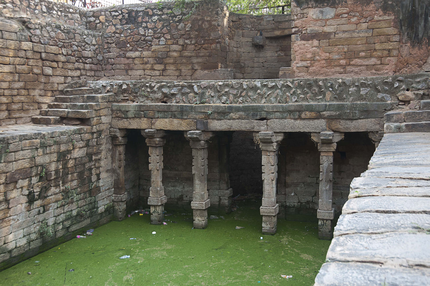 Gandhak ki Baoli, Mehrauli, Delhi