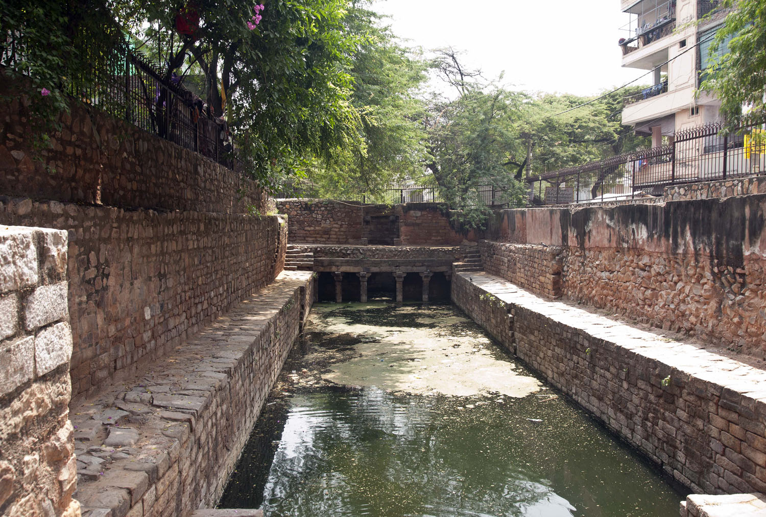 Gandhak ki Baoli, Mehrauli, Delhi