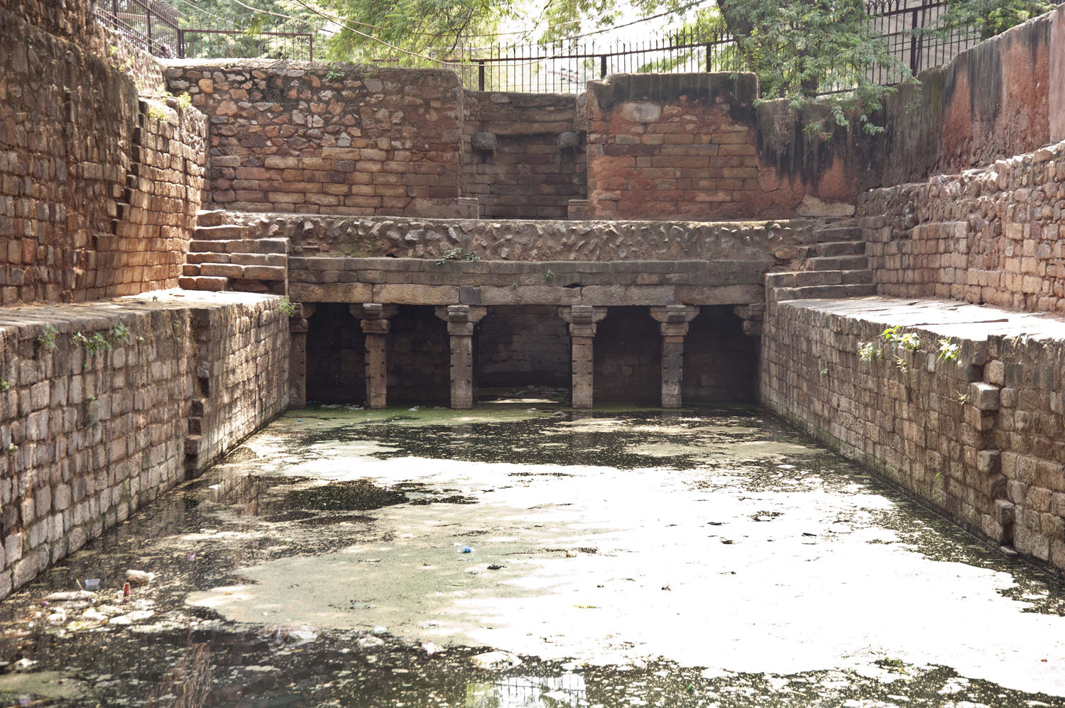 Gandhak ki Baoli, Mehrauli, Delhi
