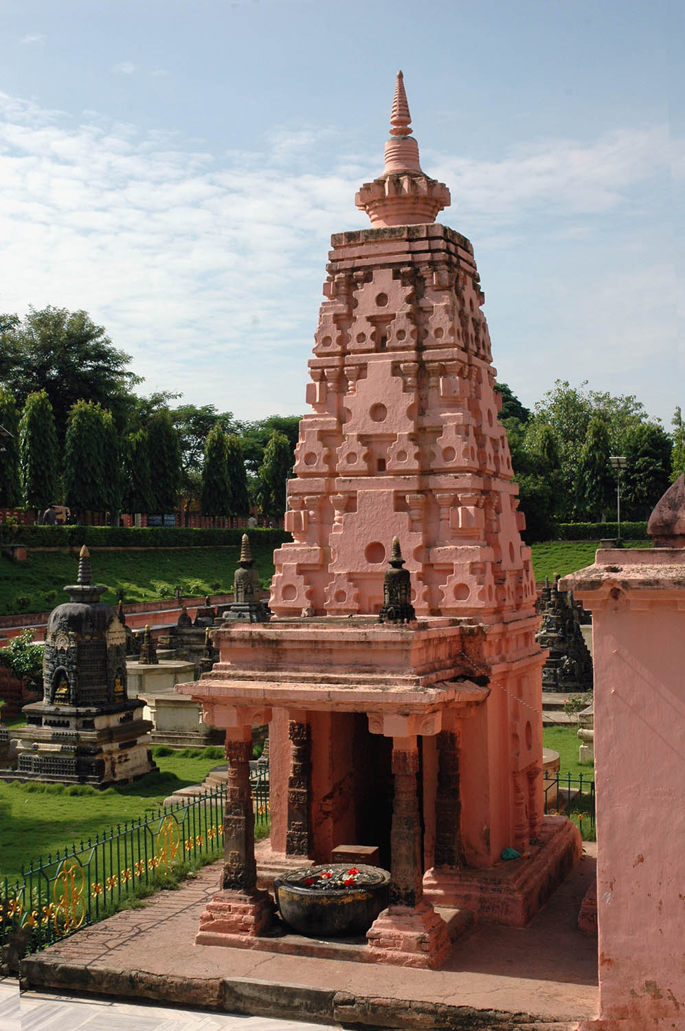 Mahabodhi temple complex (Asher Collection)