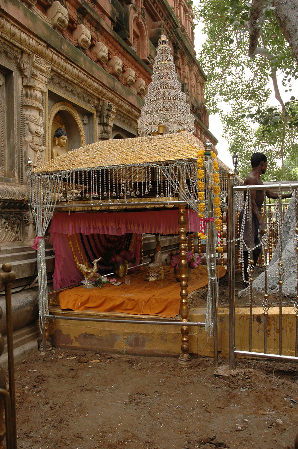 Mahabodhi temple complex (Asher Collection)