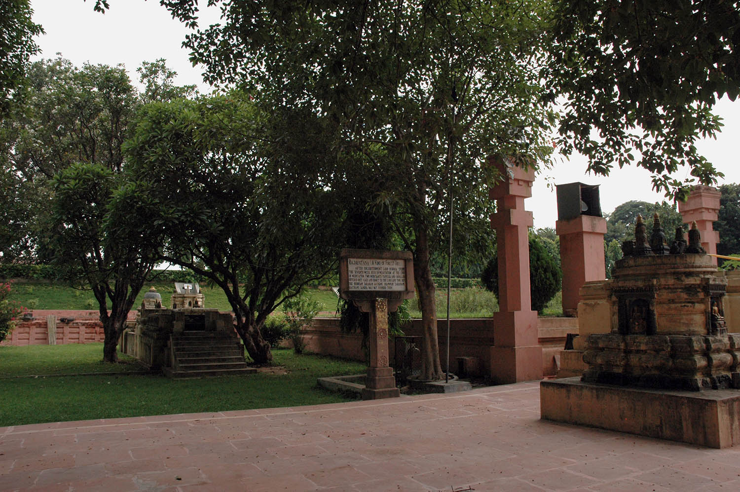 Mahabodhi temple complex (Asher Collection)