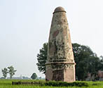 Kos Minar near Sarai Dakhni, Punjab