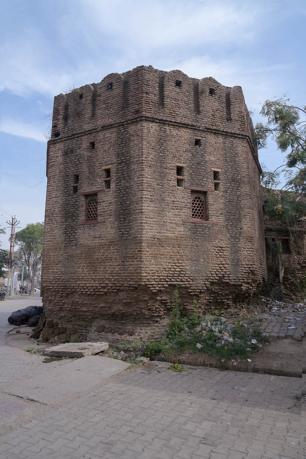 Mughal Sarai, Sarai Aajmabad, UP