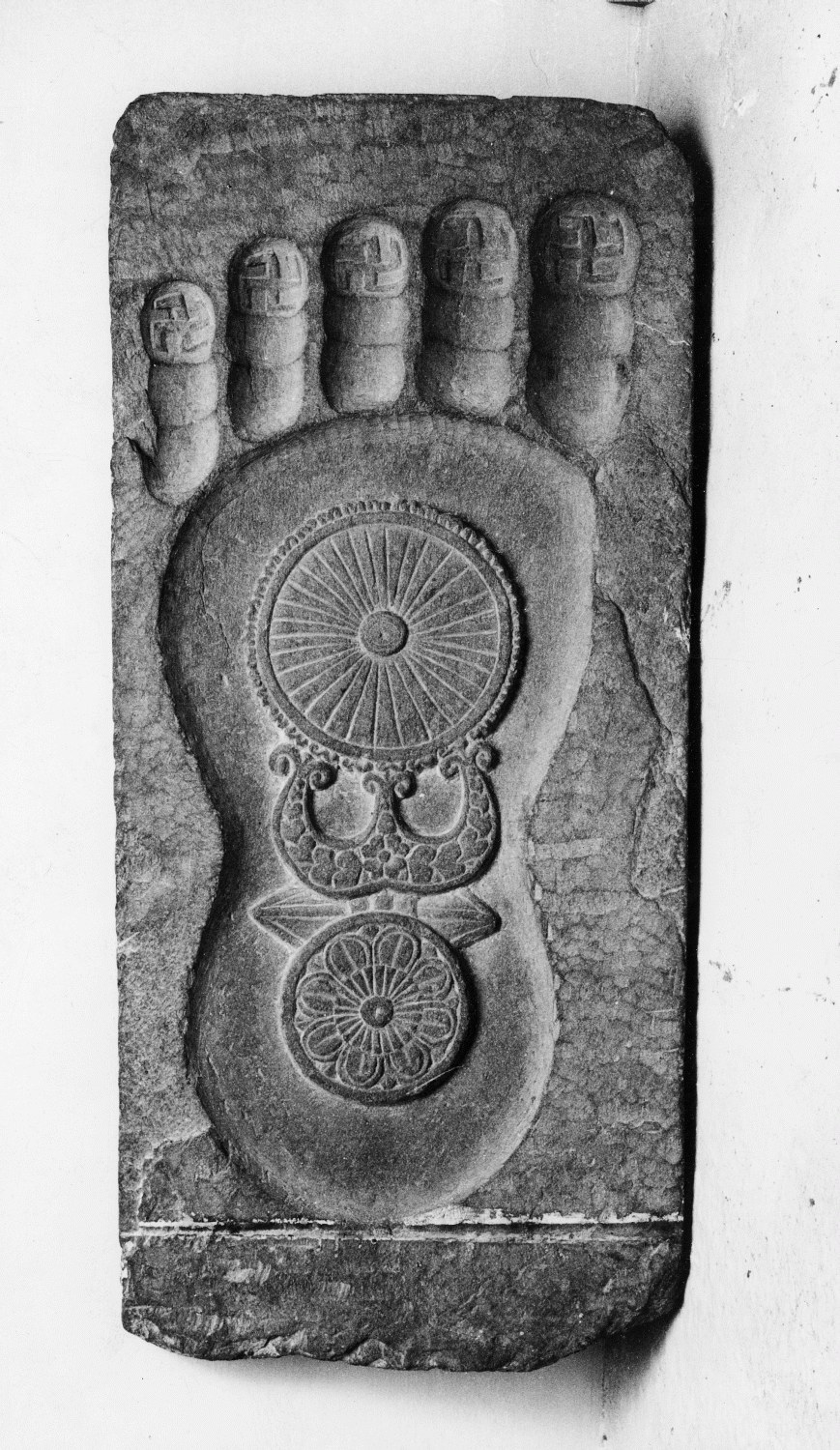CSMVS, Stone Sculptures
